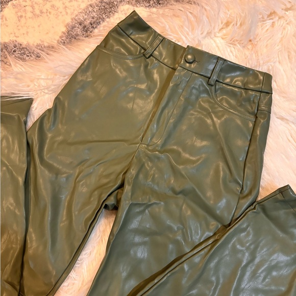 Green pants - Picture 3 of 6